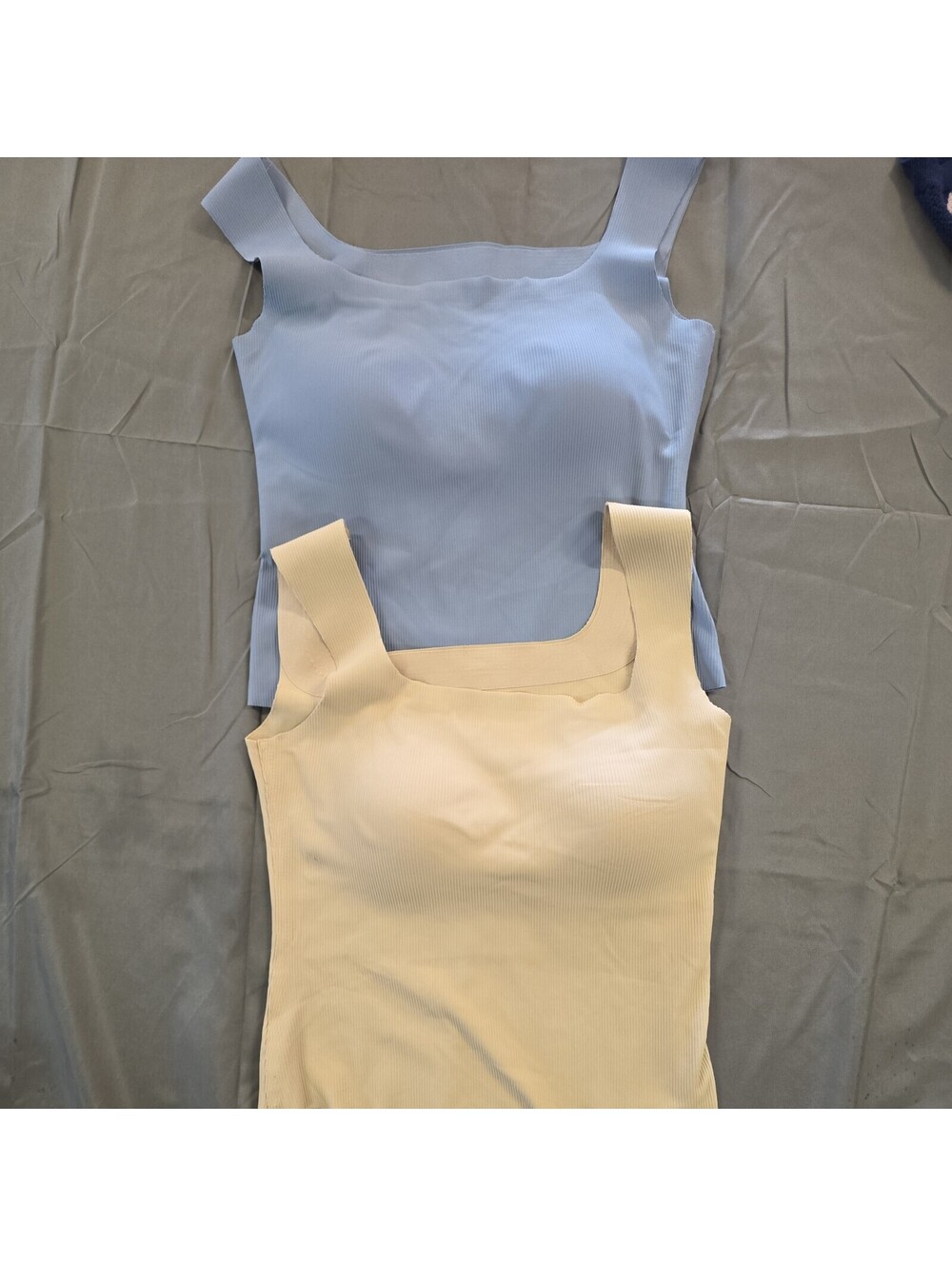 2 HYZ Seamless Ribbed Square Neck 2 Padded Top Large light blue and beige